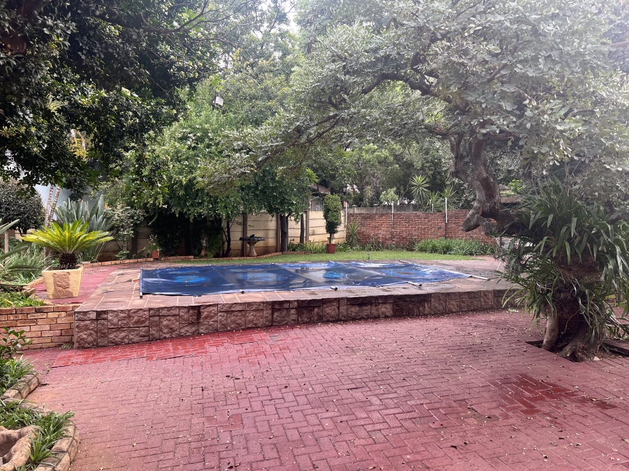 4 Bedroom Property for Sale in Geelhoutpark North West